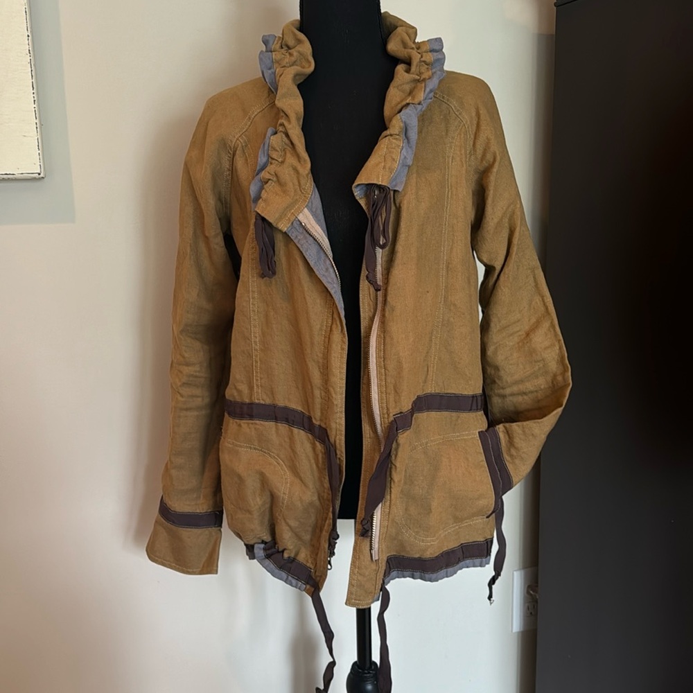 100% Linen dress jacket. Size S